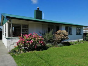Super Central Cosy Greytown House with Garage, Greytown